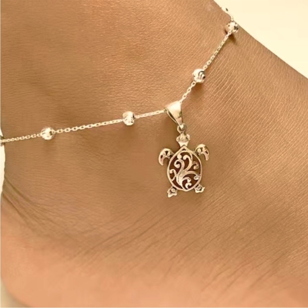 Ankle Bracelet. NIP. Silver Tone. Sea turtle.